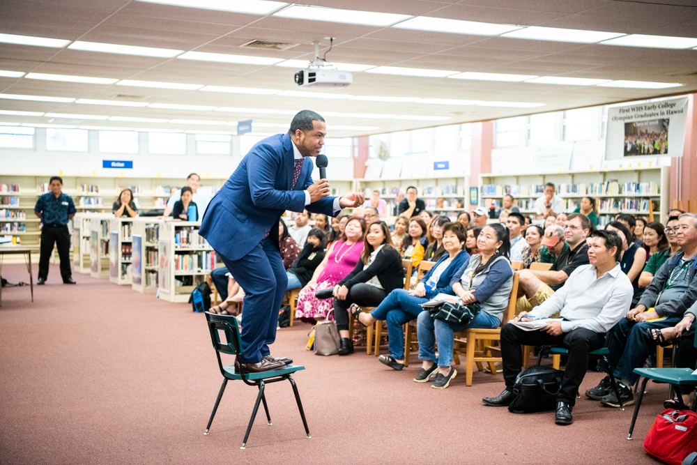 Corporate Event Public SpeakerPublic speaker documentary corporate event photography education Honolulu Hawaii